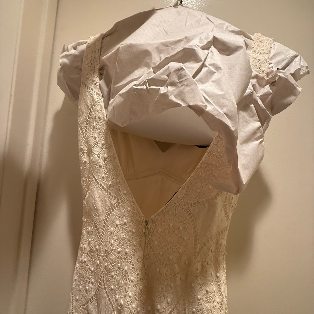 Claire Pettibone Chic Cream Lace Wedding Gown - Picture 7 of 10